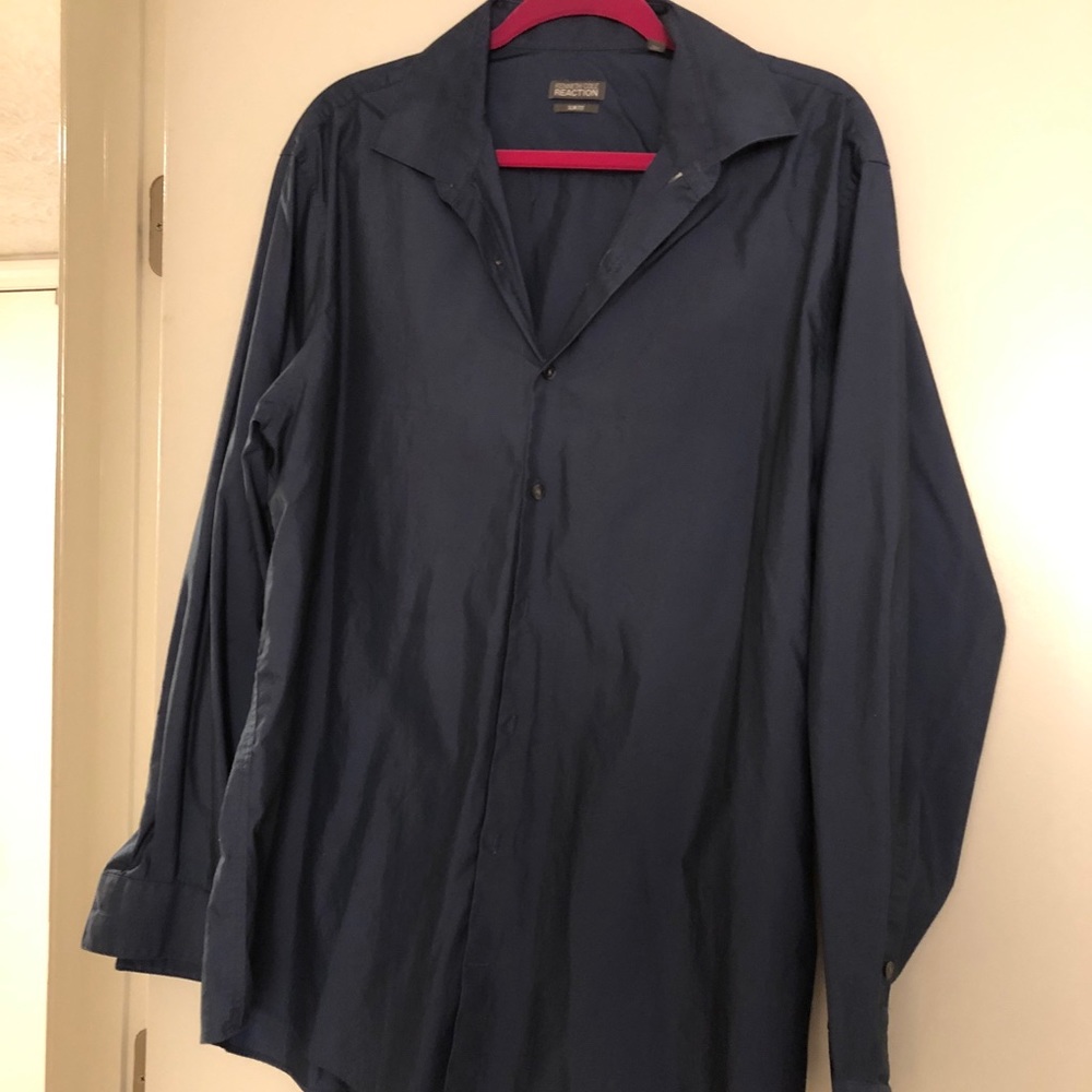 Kenneth Cole Men’s dress shirt, slim fit, Navy!